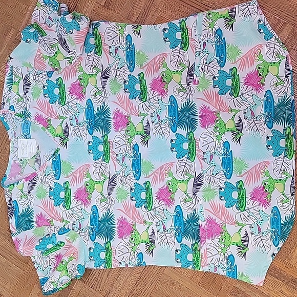 Scrub Top 4 Piece Lot of Colorful Patterned Short Sleeve Size XL - Picture 5 of 5